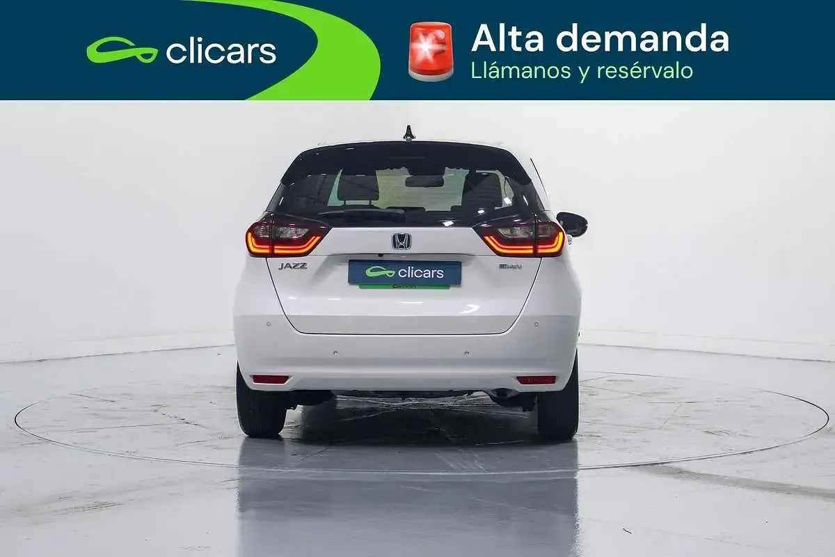 Usado Honda Jazz Elegance 109 CV (80 kW) 2022 Blanco Utilitario