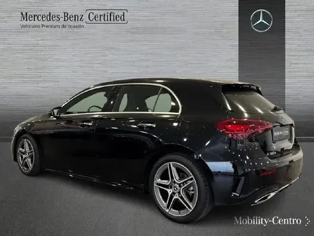 Usado Mercedes A200 150 CV (110 kW) 2024 Negro noche Berlina