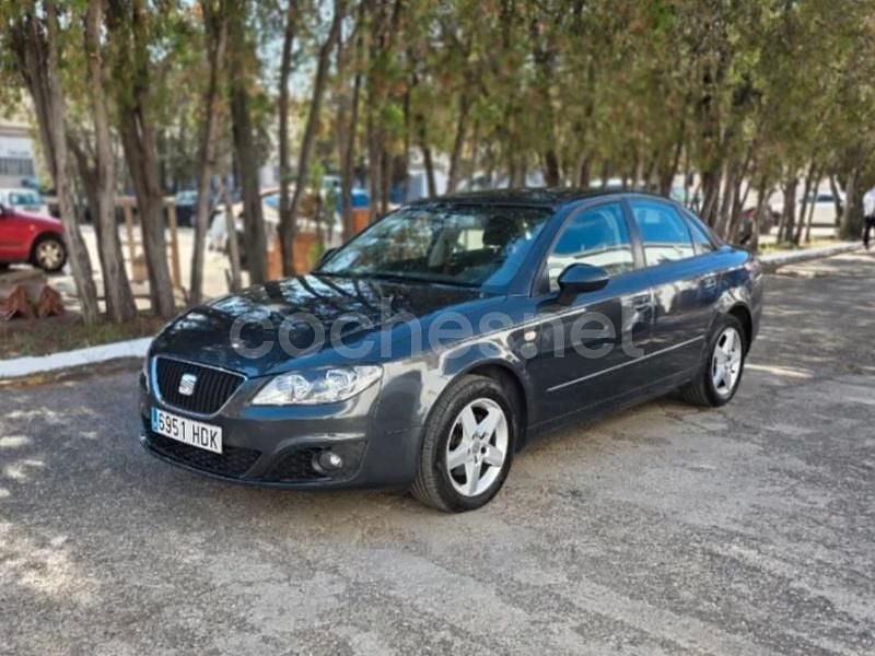 Usado Seat Exeo Reference 120 CV (88 kW) 2011 Negro Berlina