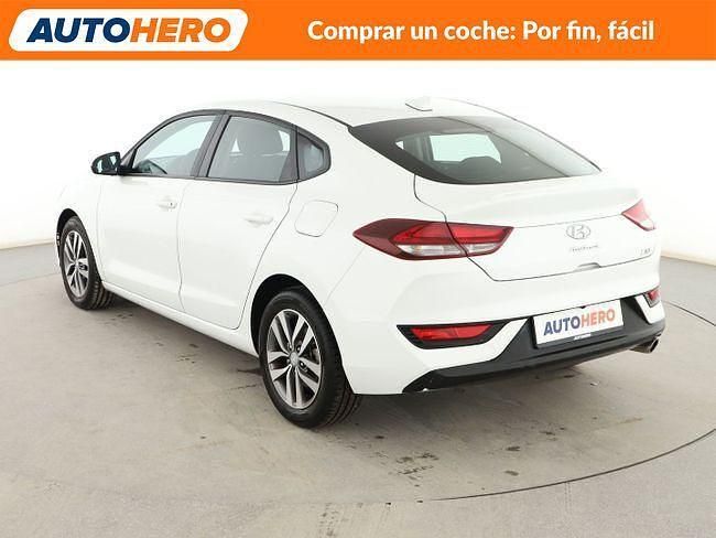Usado Hyundai i30 120 CV (88 kW) 2020 Blanco Berlina