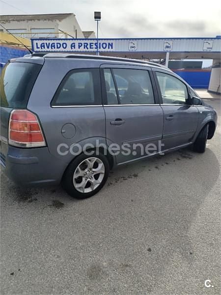 Usado Opel Zafira Cosmo 150 CV (110 kW) 2006 Gris / plata Monovolumen