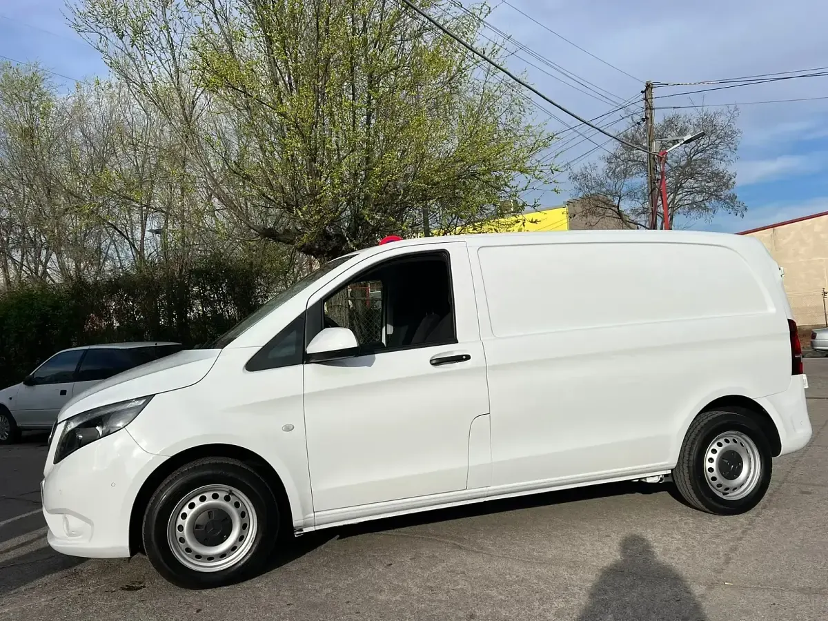 Usado Mercedes Vito 136 CV (100 kW) 2021 Blanco Van