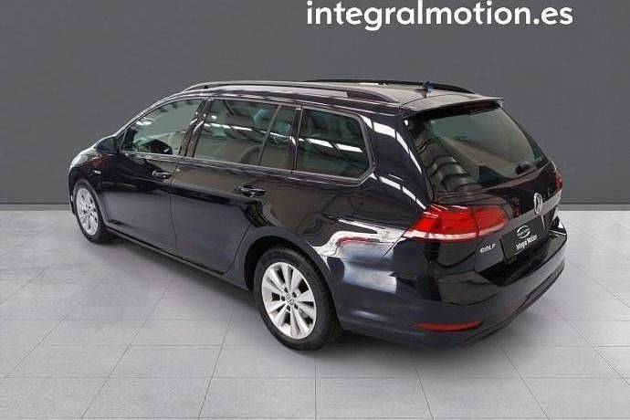 Usado VW Golf VII Trendline 131 CV (96 kW) 2019 Familiar