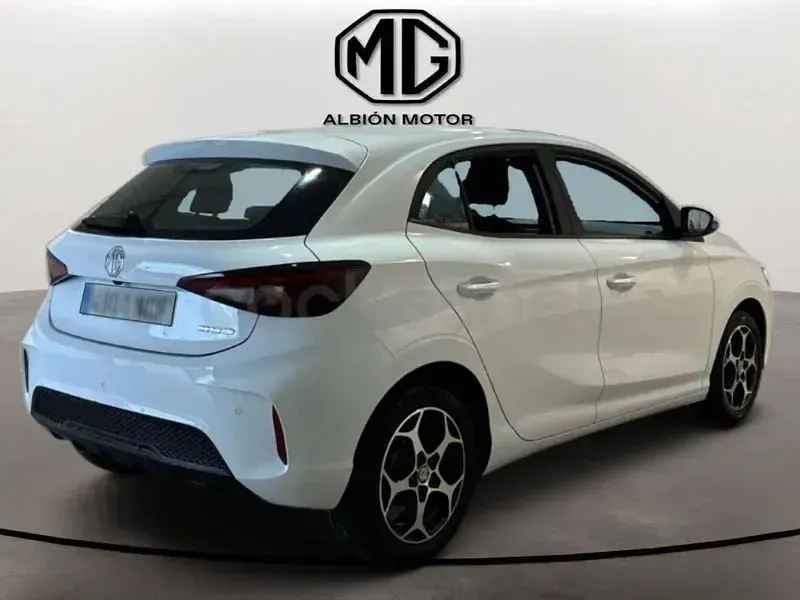 Usado MG MG3 Comfort 116 CV (85 kW) 2025 Negro Utilitario