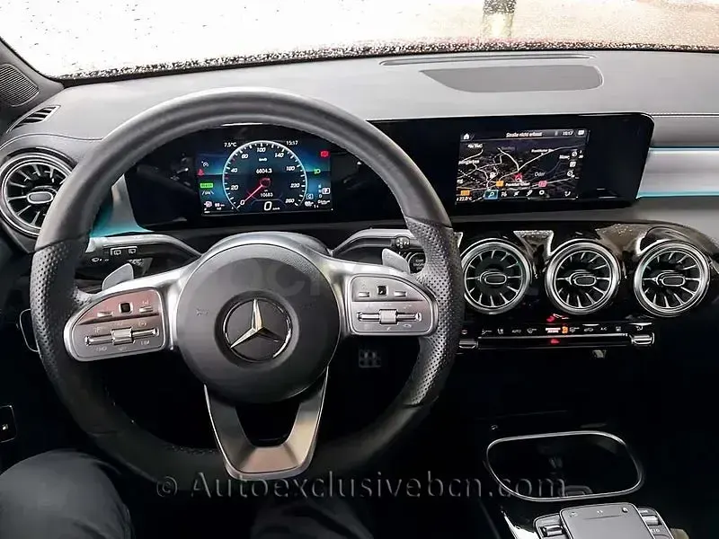 Usado Mercedes A250 218 CV (160 kW) 2022 Rojo Berlina