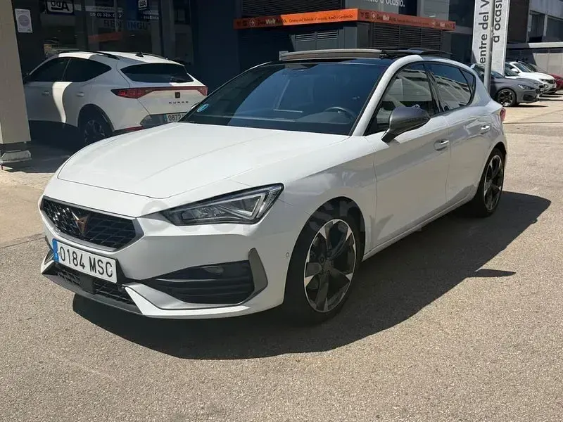 Usado Cupra Leon 150 CV (110 kW) 2024 Blanco Berlina
