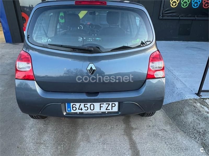 Usado Renault Twingo Dynamique 75 CV (55 kW) 2008 Gris / plata Utilitario