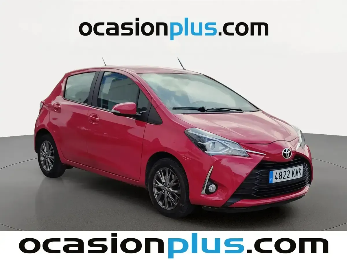 Usado Toyota Yaris Active 111 CV (81 kW) 2018 Rojo