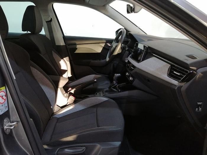 Usado Skoda Kamiq Selection 115 CV (84 kW) 2025 Gris / plateado SUV