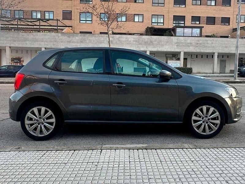 Begagnad VW Polo Edition 75 HK (55 kW) 2017 Svart Halvkombi