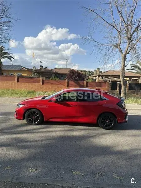 Begagnad Honda Civic Elegance 126 HK (92 kW) 2021 Röd Sedan