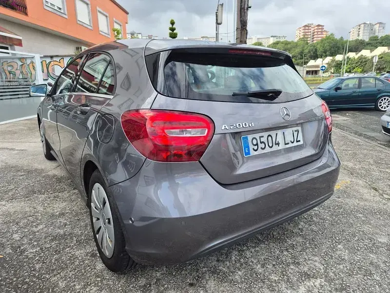 Usado Mercedes A200 136 CV (100 kW) 2017 Gris / plata Berlina
