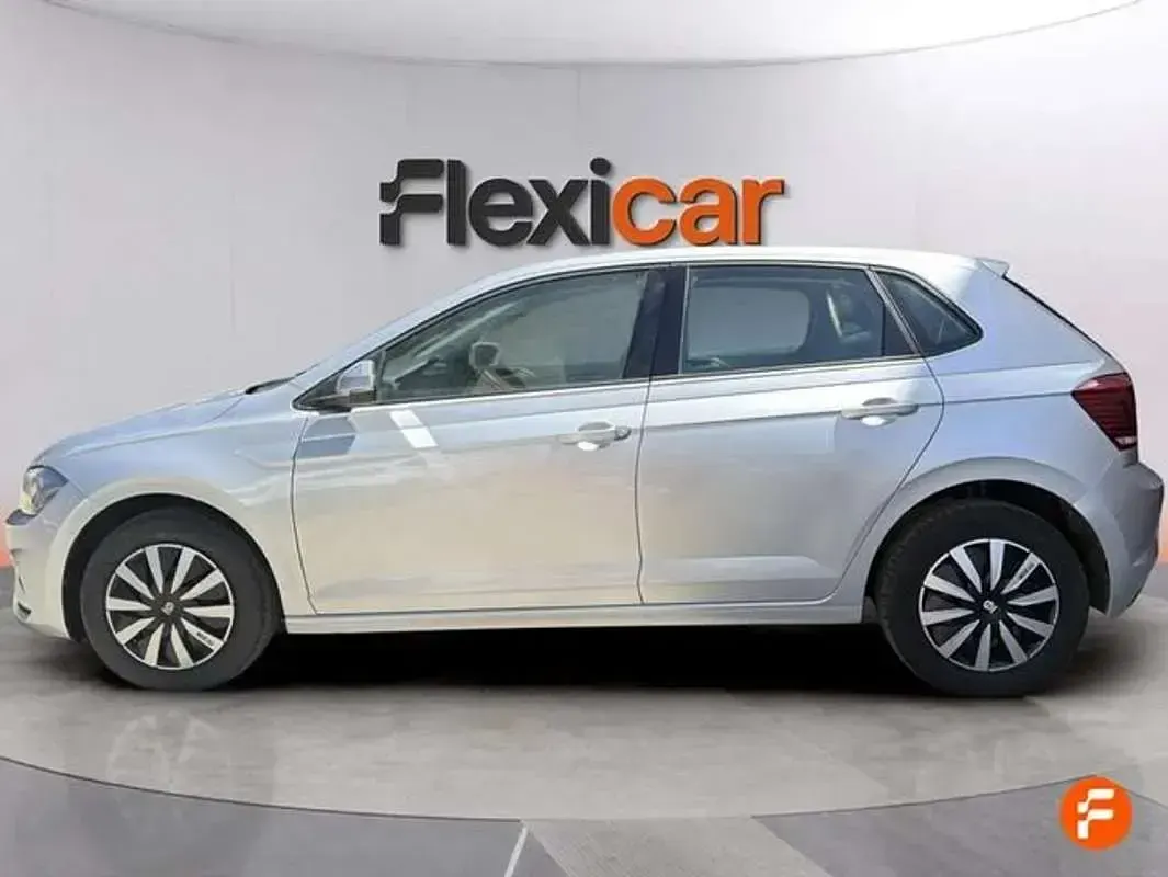 Usado VW Polo Advance 95 CV (69 kW) 2018 Gris Utilitario