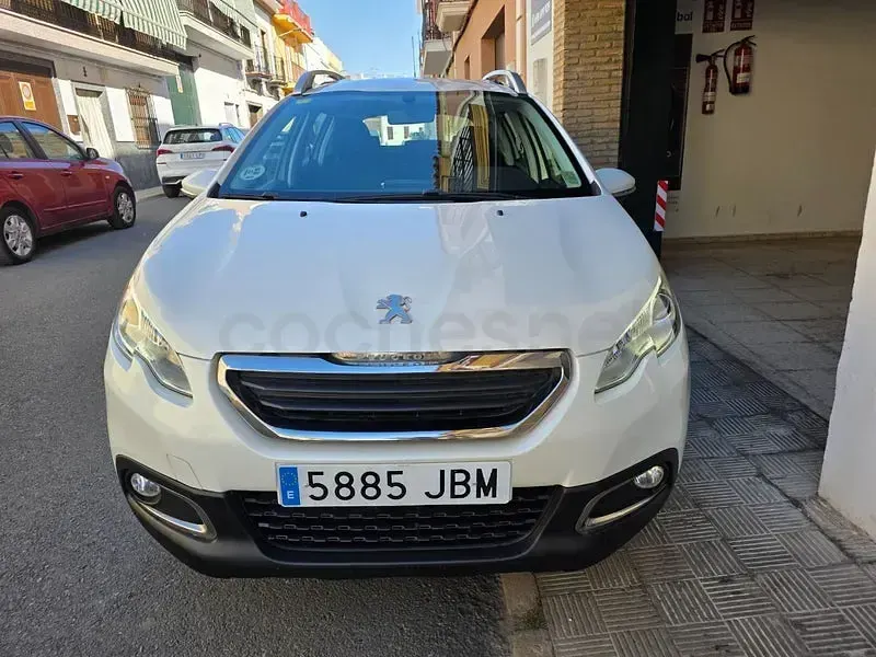 Usado Peugeot 2008 Active 92 CV (67 kW) 2015 Blanco SUV