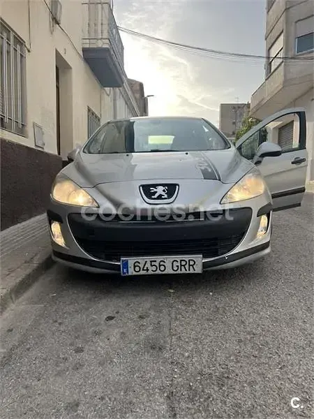 Usado Peugeot 308 90 CV (66 kW) 2009 Gris / plata Berlina