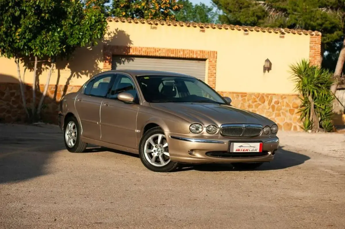 Usado Jaguar X-type Classic 129 CV (94 kW) 2004 Beige Familiar