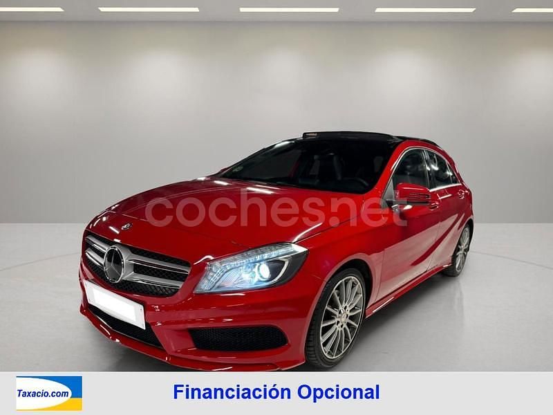 Rojo Usado 2015 Mercedes A180 AMG line Berlina | 13.900 € (Buen precio) - Imagen 1/4
