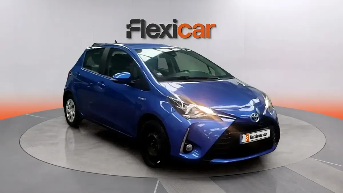 Usado Toyota Yaris Hybrid Advance 100 CV (73 kW) 2020 Berlina