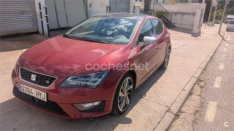 Usado Seat Leon FR 180 CV (132 kW) 2014 Rojo Berlina