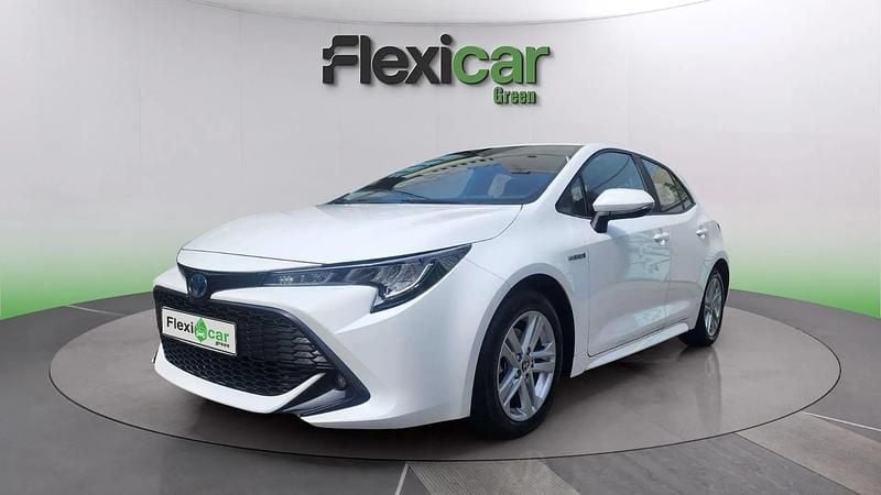 Usado Toyota Corolla Active 122 CV (89 kW) 2021 Blanco Berlina