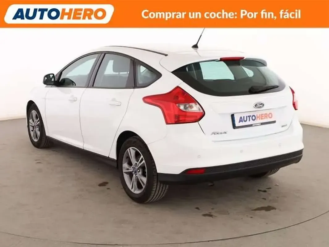 Usado Ford Focus 125 CV (91 kW) 2014 Blanco Berlina