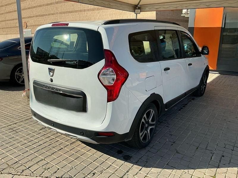 Usado Dacia Lodgy Stepway 116 CV (85 kW) 2021 Blanco Monovolumen