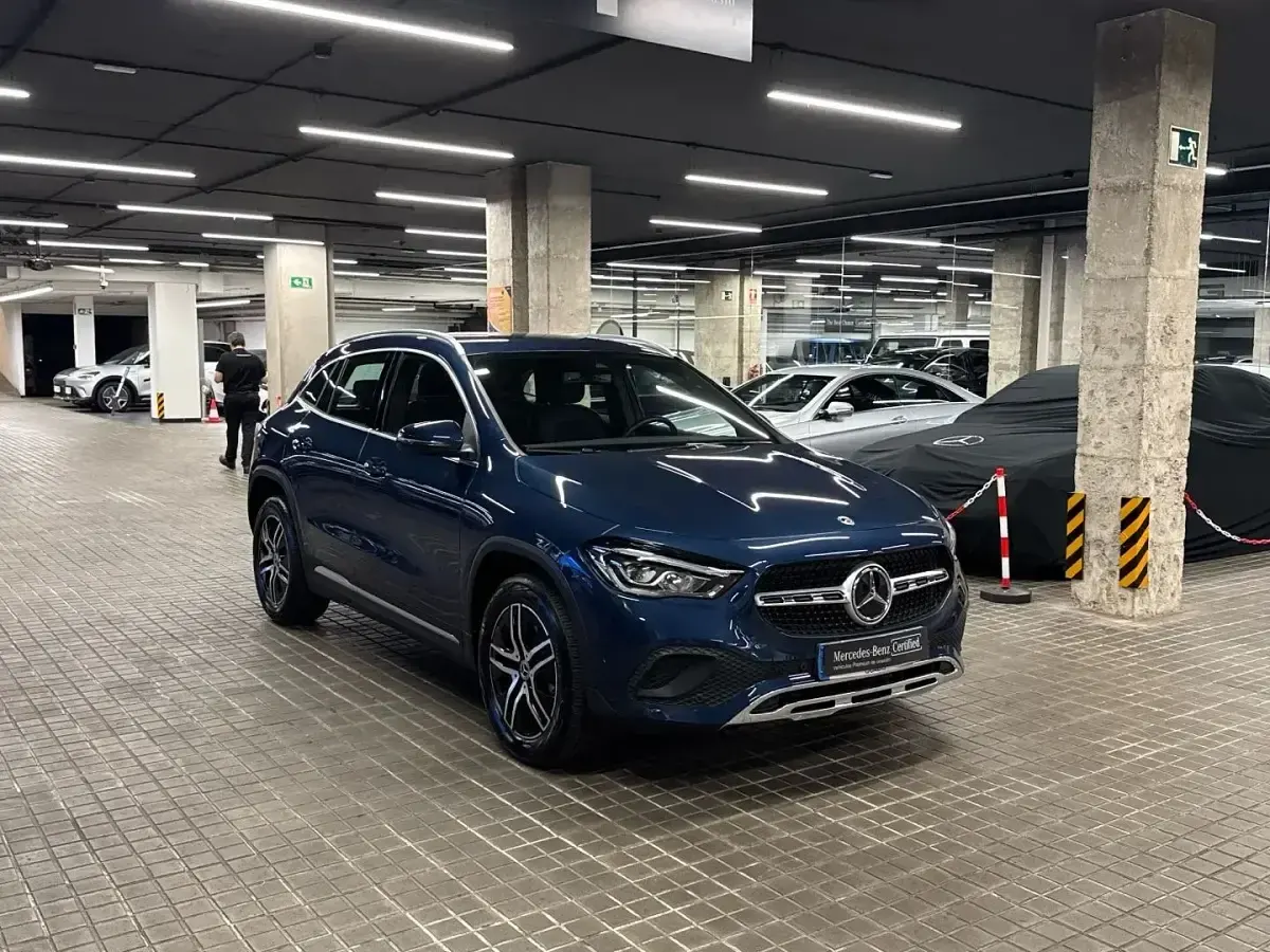 Usado Mercedes GLA200 Progressive 163 CV (119 kW) 2022 Azul SUV