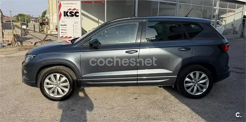 Usado Seat Ateca Ecomotive 115 CV (84 kW) 2017 Gris / plata SUV