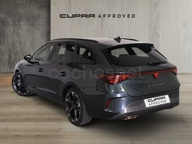 Usado Cupra Leon 204 CV (150 kW) 2025 Gris / plata Familiar