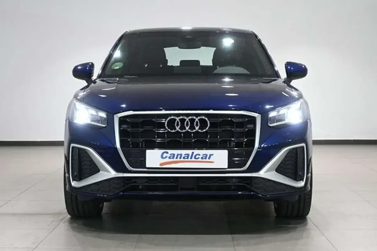 Usado Audi Q2 S-Line 116 CV (85 kW) 2023 Azul SUV