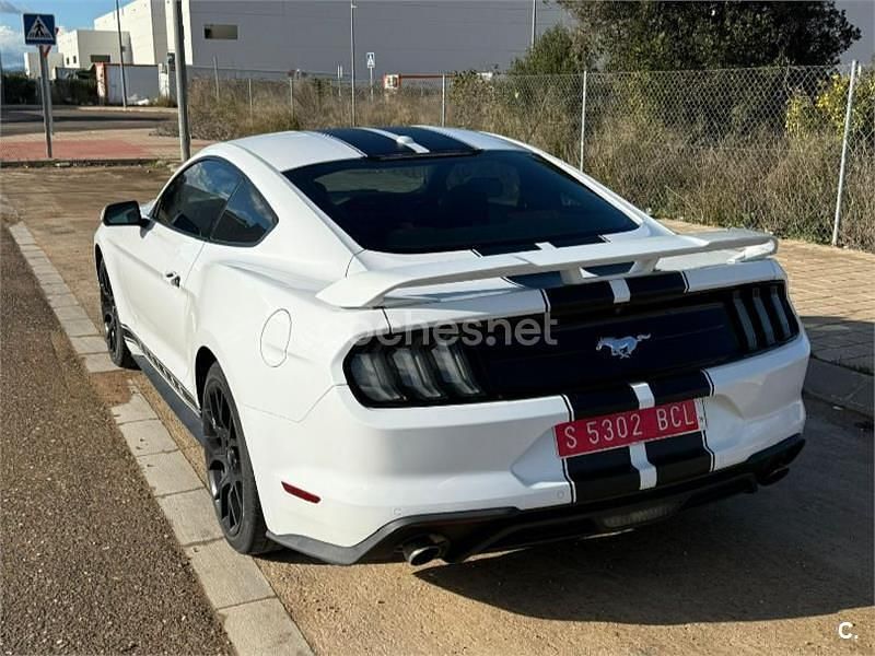 Usado Ford Mustang Fastback 291 CV (214 kW) 2019 Blanco Coupe