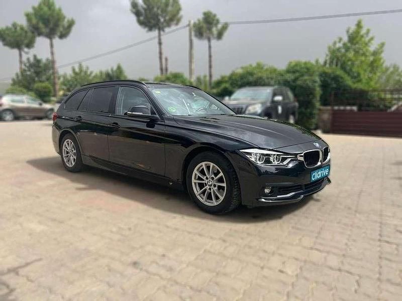 Begagnad BMW 318 143 HK (105 kW) 2017 Svart Kombi