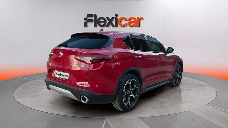 Usado Alfa Romeo Stelvio Executive 280 CV (205 kW) 2019 Rojo SUV