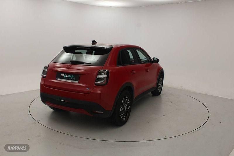 Usado Fiat 600E Red 114 kW (156 CV) 2024 Rojo SUV