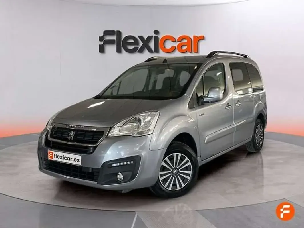 Usado Peugeot TePee Access 88 kW (120 CV) 2018 Gris Van