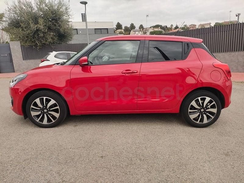Usado Suzuki Swift 111 CV (81 kW) 2018 Rojo Utilitario
