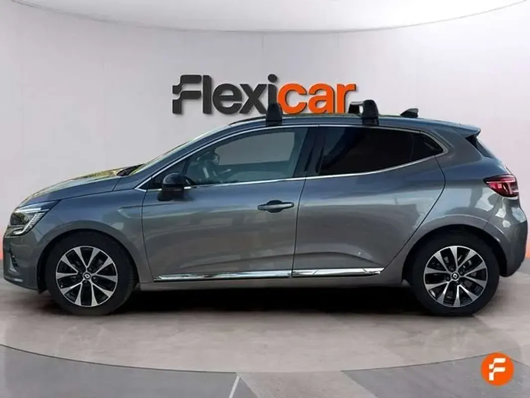 Usado Renault Clio V Techno 90 CV (66 kW) 2023 Gris Berlina