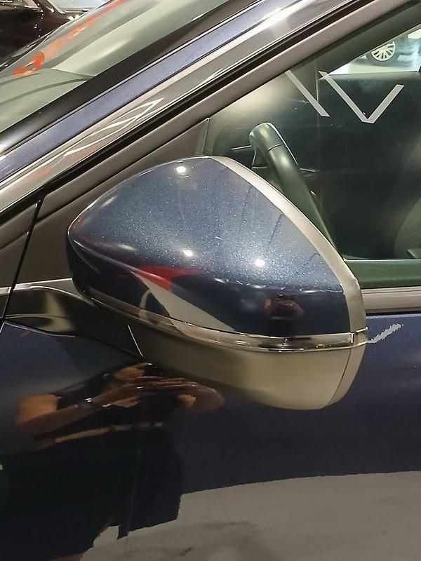 Usado Peugeot 5008 Allure 130 CV (95 kW) 2018 Azul Monovolumen