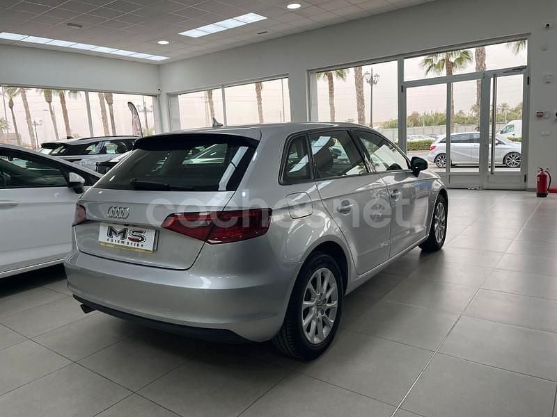 Usado Audi A3 Ambition 105 CV (77 kW) 2013 Gris / plata Berlina