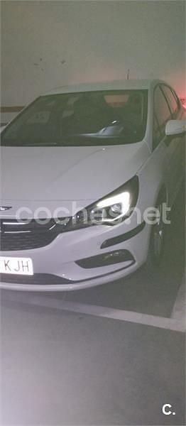Usado Opel Astra Selective 125 CV (91 kW) 2018 Blanco Berlina