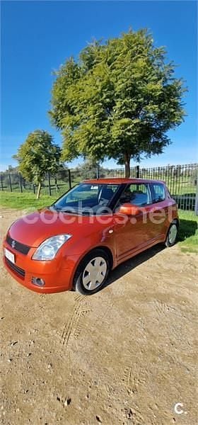 Usado Suzuki Swift GL 92 CV (67 kW) 2006 Rojo Utilitario