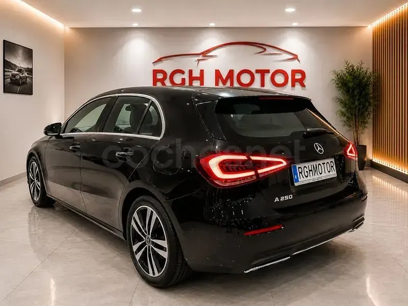 Usado Mercedes A250 218 CV (160 kW) 2021 Negro Berlina