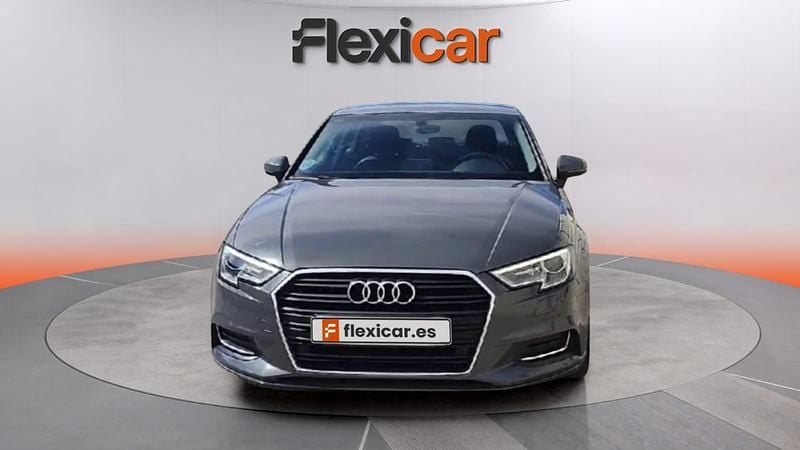 Usado Audi A3 Premium 116 CV (85 kW) 2018 Gris Berlina