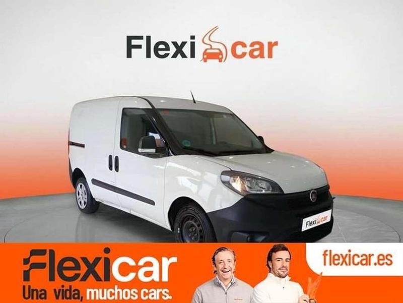Blanco Usado 2022 Fiat Doblò Easy Monovolumen | 8970 € (Buen precio) - Imagen 1/4