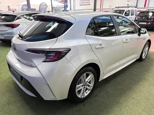 Usado Toyota Corolla Business Edition 122 CV (89 kW) 2021 Blanco Berlina