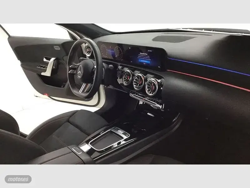 Usado Mercedes A250 218 CV (160 kW) 2024 Blanco