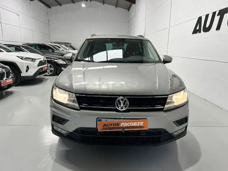 Usado VW Tiguan Advance 150 CV (110 kW) 2020 Gris / plata SUV