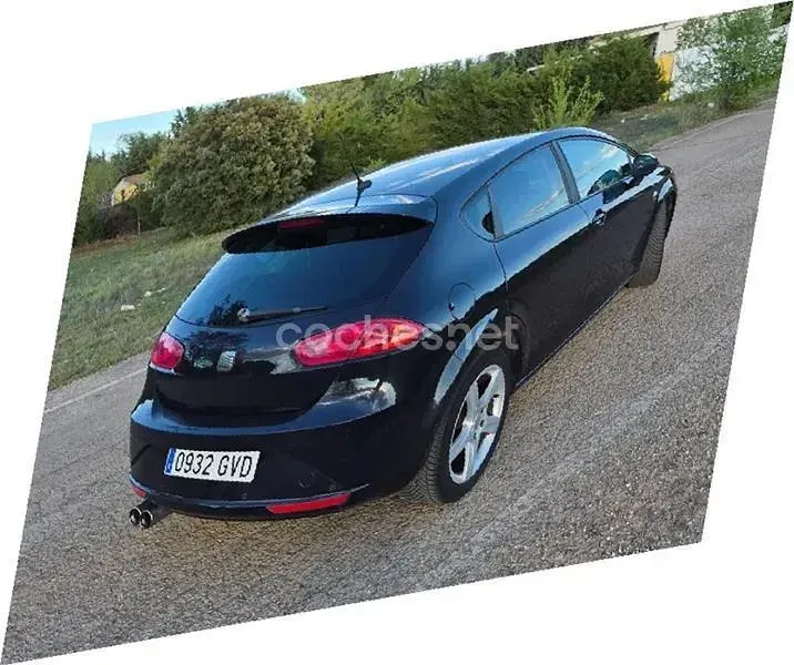 Usado Seat Leon Sport 160 CV (117 kW) 2010 Negro Utilitario