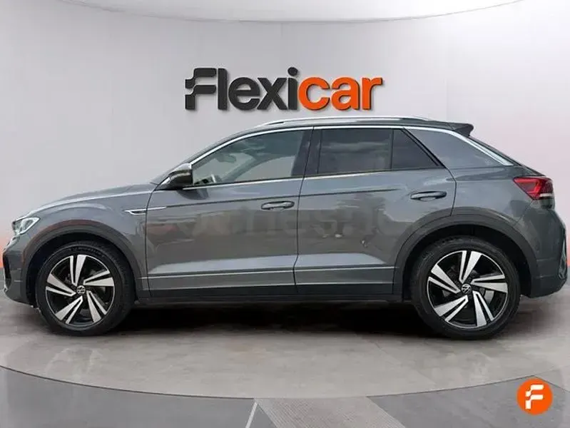 Usado VW T-Roc R-line 150 CV (110 kW) 2022 Gris / plata SUV