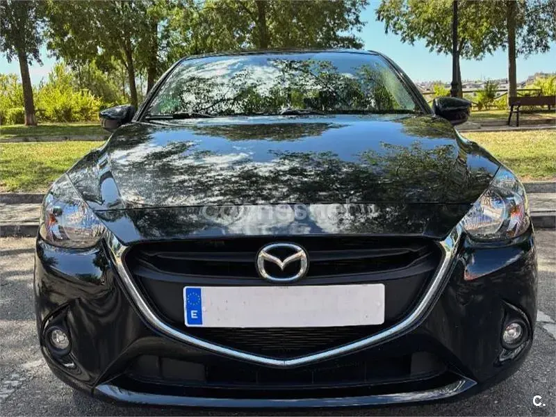 Usado Mazda 2 Style 90 CV (66 kW) 2015 Negro Berlina
